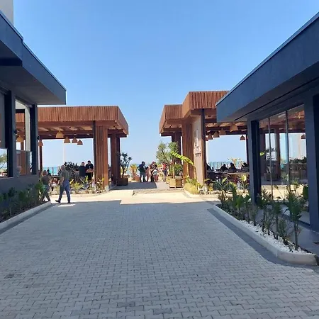 Sea View Apartment *